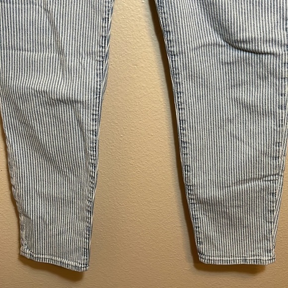 MADEWELL 10” High Rise Skinny Crop Jeans - Picture 6 of 16